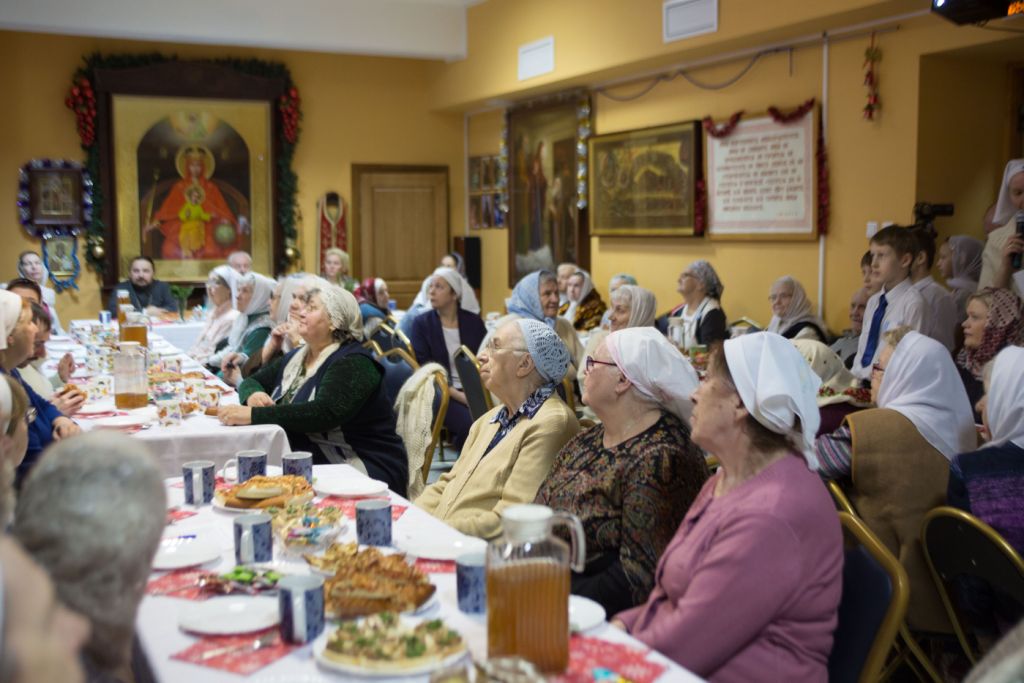 Праздник для пожилых прихожан.jpg