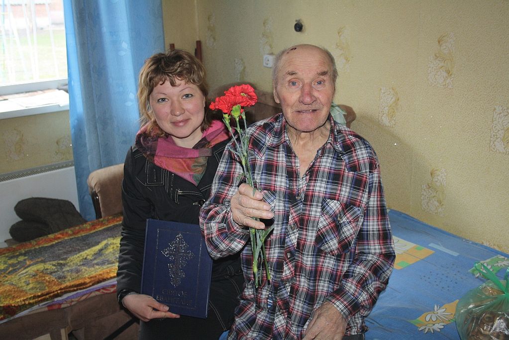 Поздравление ветеранов с Днем Победы.jpg